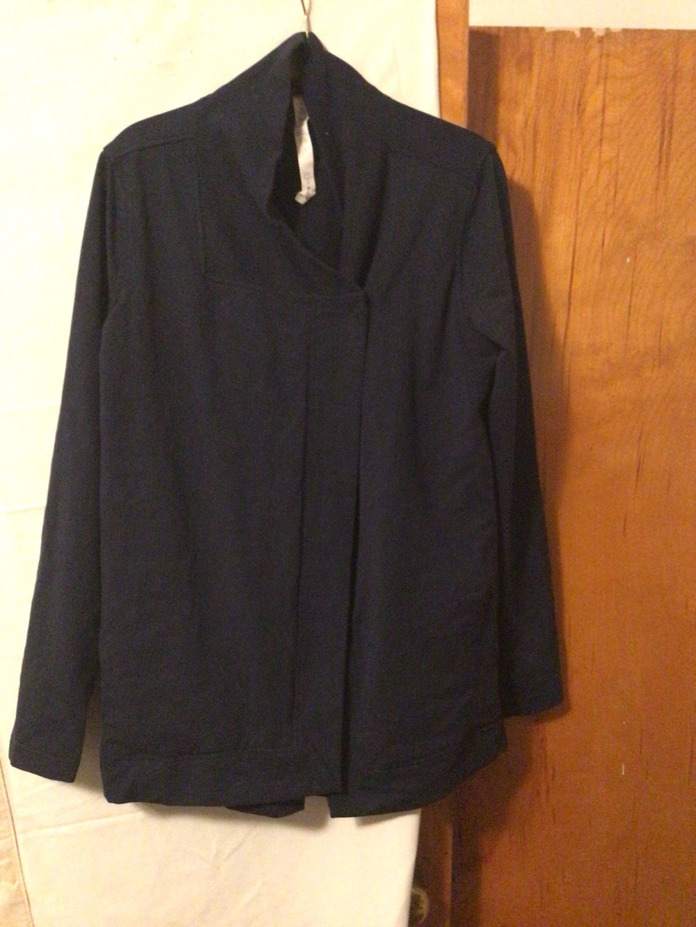 Lululemon asymmetrical closure relaxed fit jacket ribbed at neck SZ 8